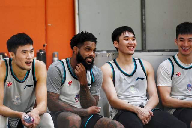 db真人官网注册-山东男篮发布备战花絮，关键时刻远射贴柱，欧联任务艰巨，细节决定成败