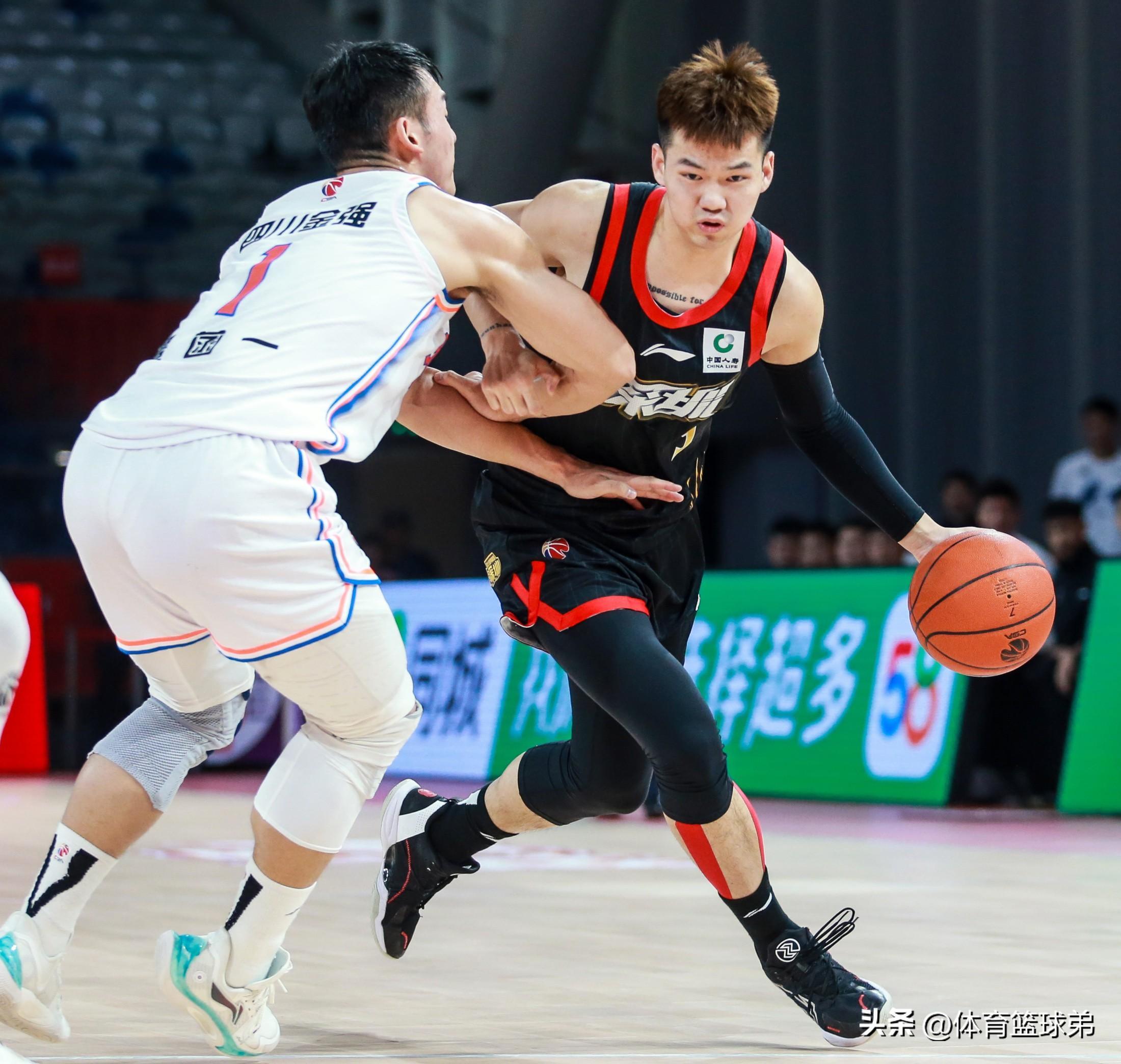 山东男篮发布备战花絮，关键时刻远射贴柱，欧联任务艰巨，细节决定成败