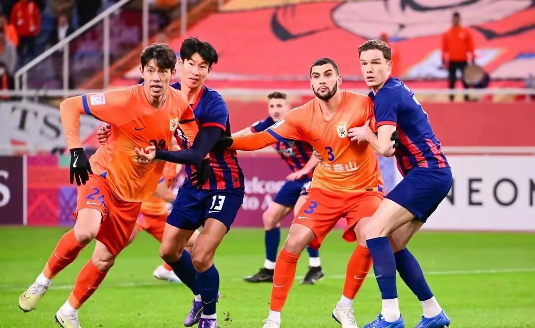 DB真人体育-赛地聚焦：中超集结日热度飙升，瓦伦西亚队长鼓劲，质疑声仍在，阵容厚度经受考验