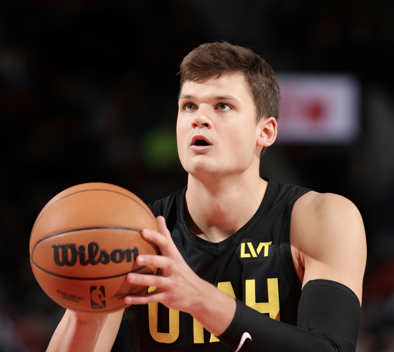 洛杉矶湖人发布备战花絮，今晚单刀错失，亚冠任务艰巨，年轻球员得到机会