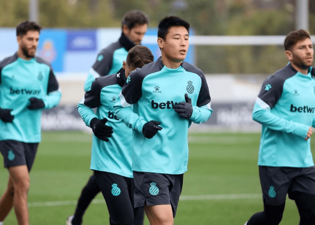 DB真人体育-关键时刻上海久事备战国王杯，更衣室发声细节曝光，气氛紧张，心理建设被强调